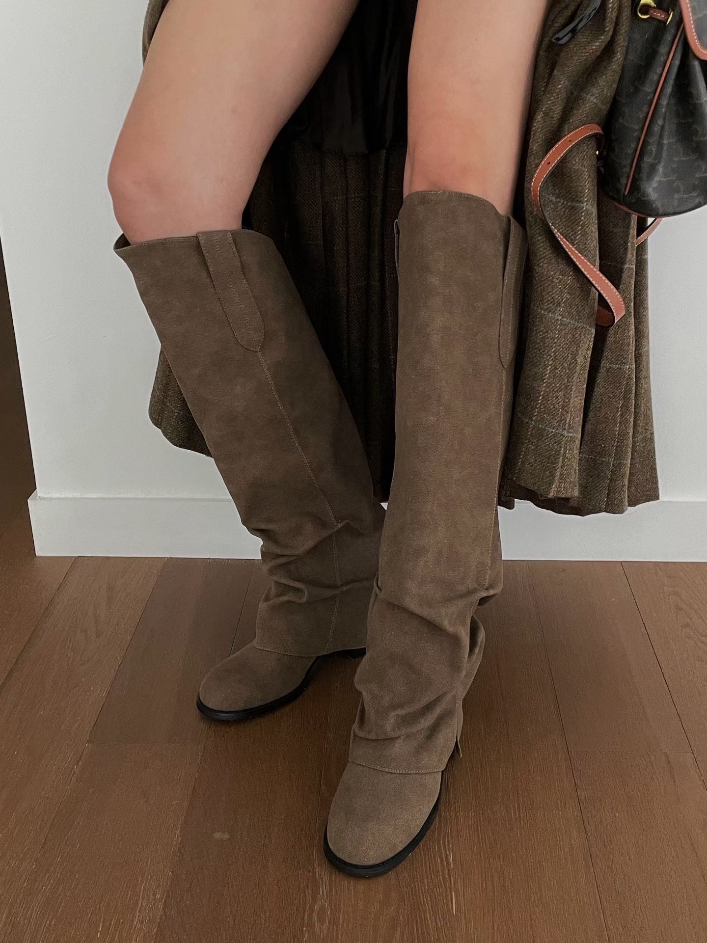 Suede Western Slouchy Knee-High Boots | 復古麂皮牛仔堆堆靴