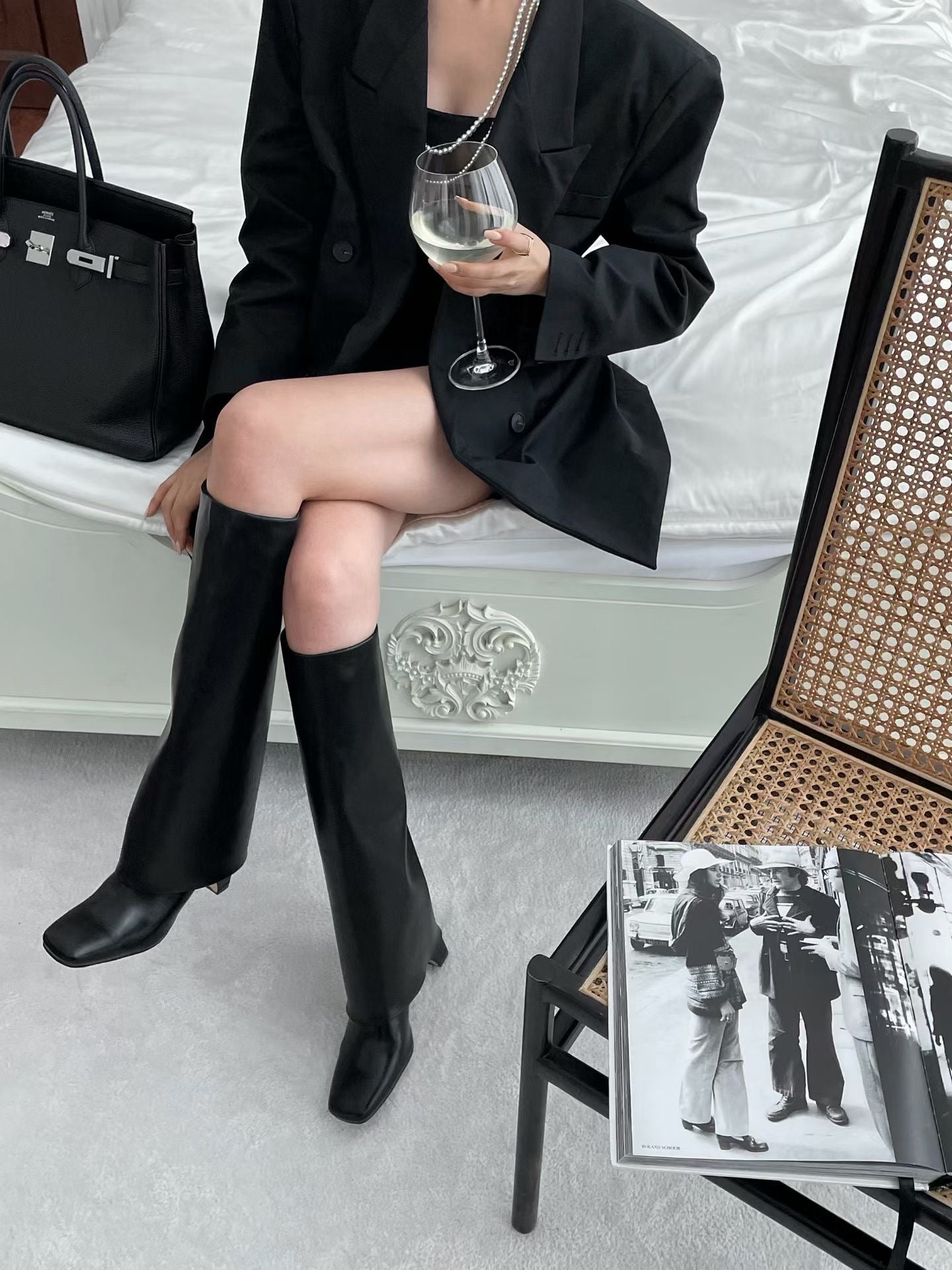 Smooth Leather Fold-Over Kitten Heel Boots | 法式平滑皮革反折方頭低跟長靴 (Noir Black)
