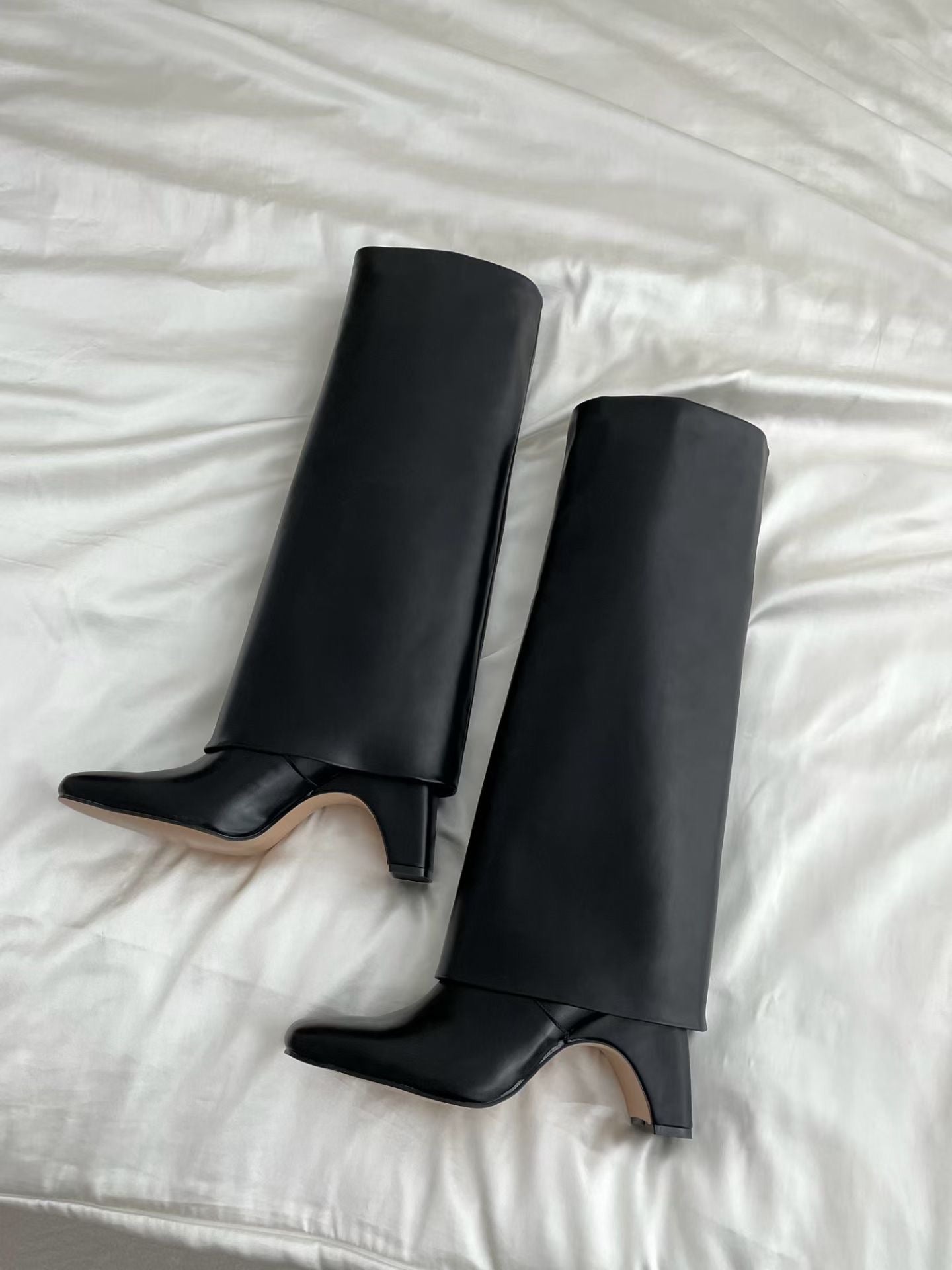 Smooth Leather Fold-Over Kitten Heel Boots | 法式平滑皮革反折方頭低跟長靴 (Noir Black)