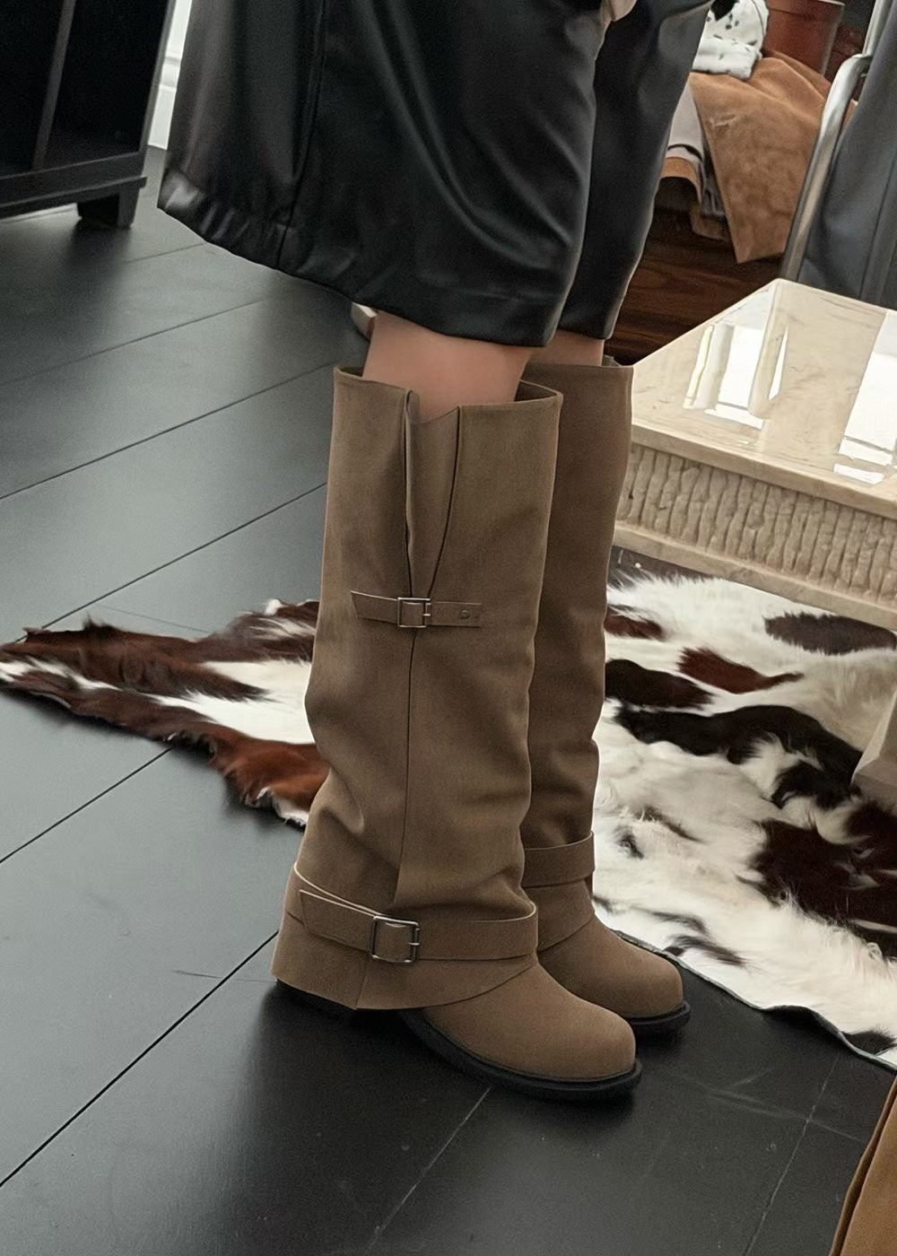 Suede Dual-Buckle Fold-Over Boots | 法式麂皮雙皮扣反折立體長靴 (Taupe Taupe / Noir Black)
