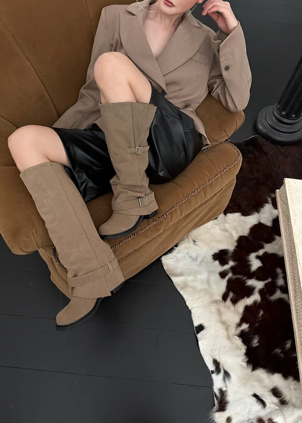 Suede Dual-Buckle Fold-Over Boots | 法式麂皮雙皮扣反折立體長靴 (Taupe Taupe / Noir Black)