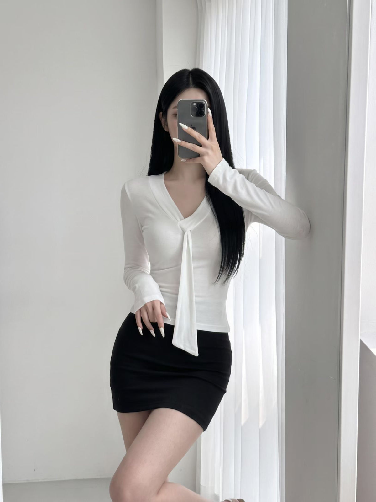 Cross V-Neck Tie Long Sleeve Top with Shoulder Pads / 韓系交叉V領飄帶墊肩長袖上衣 (Ivory / Mocha / Black)